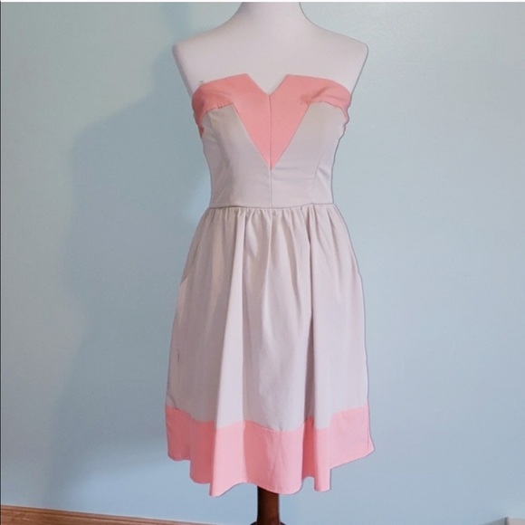 ❤️ 2/$25 … 2 small strapless dresses - Picture 2 of 9